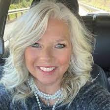 Cindy Monteith's Instagram, Twitter & Facebook