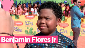 Ele também fez uma aparição no clipe do yo gotti look in the. Benjamin Flores Jr
