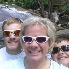 Jamie Revis's Instagram, Twitter & Facebook