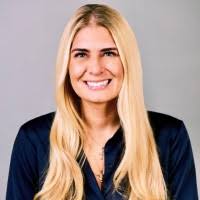 Anna Hollander's Instagram, Twitter & Facebook