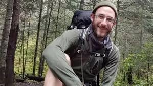 WHO WAS ALEX PRETTI AND HOW DO PEOPLE FEEL ABOUT THIS FEDERAL SHOOTING? Alex  Pretti was 37 years old. He was an ICU nurse in Minneapolis who cared for  critically ill patients,