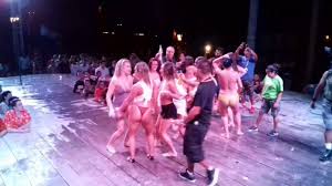 A place to battle using image manipulation software, play photoshop tennis, create new images from old photos, or. Wet T Shirt Contest Boozecruise Isla Mujeres Springbreak 2017 Youtube