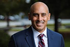 Michael Pia's Instagram, Twitter & Facebook