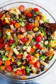Pasta Salad Is One Of Those Staple Recipes That S Been Around For As Long As We Can Remember In 2020 Easy Pasta Salad Recipe Vegetarian Pasta Salad Veggie Pasta Salad