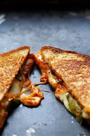 Pizza Grilled Cheese Sandwich In 5 Minuten Kochkarussell Rezept Essensrezepte Rezepte Sandwichmaker Rezepte