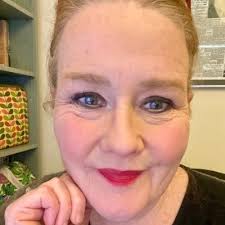 EILEEN BROPHY (@BROPHONTHEBEAT)