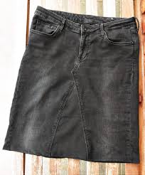 Auch wenn die jeans schon sehr kaputt ist, kann man noch was daraus machen. Creadienstag Upcycling Jeansrock 1 Jeans Rock Kleidung
