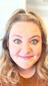 Amber Mefford's Instagram, Twitter & Facebook