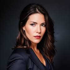 Lori Burkhardt's Instagram, Twitter & Facebook