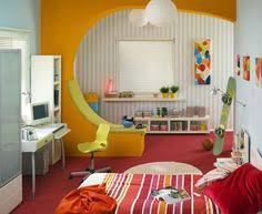 Kinderzimmer Komplett Kanariengelbe Trennwand Und Roter Boden Kinder Zimmer Jungenzimmer Design Schlafzimmer Design