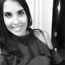 Larissa Lott (@Lari_Lott)