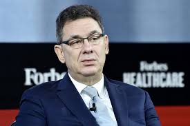 Bourla, 56, has worked at pfizer for 25 years, and stepped into the role of coo in january after heading up pfizer's innovative health business. Pfizer Ceo Sold 5 5m In Stock Amid Covid 19 Vaccine Reveal