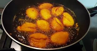 Beignet Koki Frit A L Huile Rouge Et Son Miondo Special Food Fruit Pretzel Bites