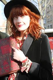 As a teenager, Florence read fashion magazines more often than music  magazines. Early in her music career she dressed in a tomboy style.