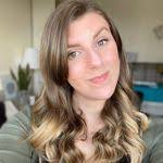 Holly Brookman's Instagram, Twitter & Facebook