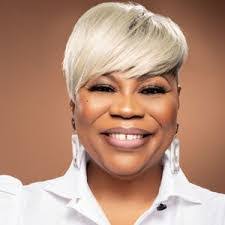 Miranda Curtis's Instagram, Twitter & Facebook