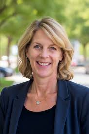 Impactful Communication: Julie Wright Of (W)right On Communications On 5  Essential Techniques for Becoming an Effective Communicator