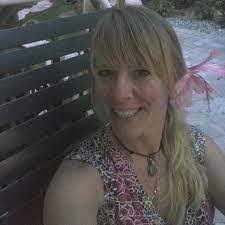 Karliane Perry's Instagram, Twitter & Facebook