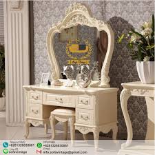 Kami tawarkan kepada anda jual meja rias dengan harga murah berkualitas tinggi dari pengrajin lokal yang terlatih dalam pembuatan furniture kayu. Meja Rias Ukir Mewah Aquista Jual Meja Rias Furniture Klasik Jepara Meja Rias Meja Furniture