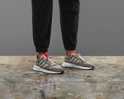 Moreover, we added the list of the most popular conversions for visualization and the history table with exchange rate diagram for 4000 south korean won (krw) to malaysian ringgit (myr) from tuesday, 09/03/2021 till tuesday, 02/03/2021. Adidas Originals Droppt Special Edition Des Zx 4000 4d Und Des Zx 500 Rm Grailify