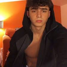 Max Benjamin Davis (@maxdotdavis)