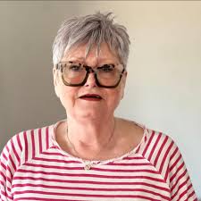 Does anybody know where to go for kids fancy dress stuff around bexhill or  Hastings please?