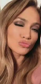 Hey Love❤️, i know you're here with me 🫵💓I just need you to say I love  you, Jennifer Lopez 🤍❤️🥰