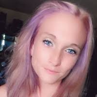 Keri Beck's Instagram, Twitter & Facebook