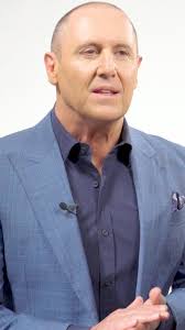 Barbie! Or should we say the lovely #MargotRobbie herself turning heads at  the 2024 #Oscars with her husband Tom.