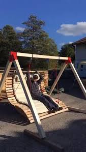 Hollywoodschaukel Von Hangsofa In Der Testphase Mit Rob Roy Video Schaukelliege Garten Schaukel Garten Hinterhof Hangematte