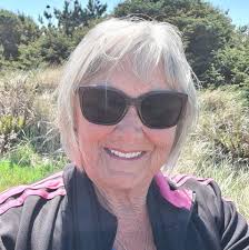 What is the best beach to collect oysters in Ocean Shores, WA this weekend?