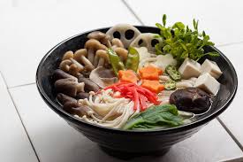 C Est Bientot L Automne L Occasion De Cuisiner Une Recette Japonaise Vegetarienne Simple Et Saine Les Kinoko Udon Soupe De Nouilles Udon Recette Asiatique