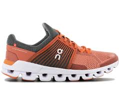 Sportschuhe für herren mit einem bequemen sitz und einer flexiblen sohle ermöglichen ein sicheres und effektives training. On Running Cloudswift Herren Laufschuhe Kaufland De