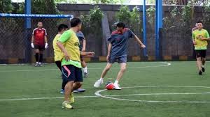 Ternyata hanya editan , kabar dariberita ternyata pak jokowi sedang mengunjugi alamat kaskus dan diedit di tabletnya gambar coc. Sepatu Yang Dipakai Jokowi Main Futsal Dan Jogging Bikin Penasaran Netizen Ini Merk Dan Harganya Halaman All Pos Kupang
