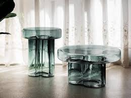 With its reduced volumes, it is reminiscent of gym weights, but don't worry, you don't have to lift it! Soda Miniforms Side Table Rb12