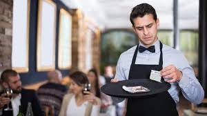 أسوأ الأخطاء التي يقع بها النادل الجمال نت