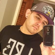 Vic Castle's Instagram, Twitter & Facebook