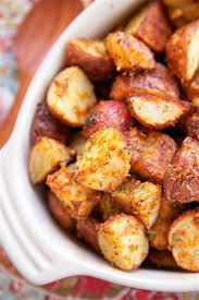 Garlic Parmesan Roasted Red Potatoes Red Potatoes Tossed In Garlic Onion Paprika Italian Seasonin Potato Side Dishes Side Dishes Easy Roasted Red Potatoes