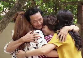 Hình ảnh thu vũ gemini mc vtv lộ clip 8 phút. NgÆ°á»i Ä'an Ba Ä'áº±ng Sau HÆ°á»›ng DÆ°Æ¡ng NgÆ°á»£c Náº¯ng Vá» Nha Ä'i Con