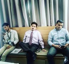 Drama bersiri isteri tuan ihsan sebanyak 20 episod ini diterajui oleh aaron aziz dan amyra rosli selaku pelakon utama. Isteri Tuan Ihsan