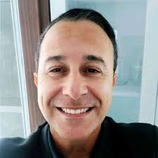 Hoje é um dia especial na Gratt, nosso fundador, Sr. Bernhard Josef Gratt  está completando 64 anos🎈! São anos de luta, de procura por conhecimento e  de determinação, que o fizeram chegar