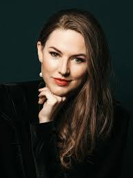 Eleanor Lyons's Instagram, Twitter & Facebook