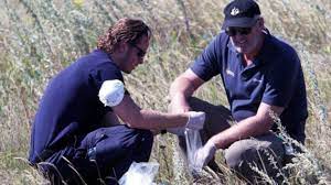 5 years ago5 years ago. Mh17 Absturz Uberreste Der Opfer Abtransportiert Politik Schwarzwalder Bote