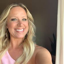 Amber Couillard's Instagram, Twitter & Facebook