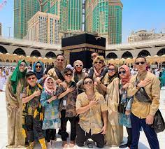 Muntaz halilintar (6) senang berbahasa inggris bahkan mengatakan dirinya adalah seorang presenter, dia bahkan pernah mewawancarai duta besar indonesia untuk uzbekistan. Pin Di Gen