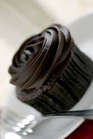 Kleine kuchen im waffelbecher gebacken. Kuchen Im Waffelbecher Bei Diesen Cupcakes Konnt Ihr Alles Mitessen