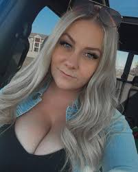 Just my monthly selfie update 😂 #livinthedream