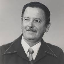 Robert Nuckolls's Instagram, Twitter & Facebook