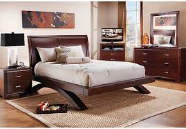 Kristina 7 Pc Queen Bedroom Rooms To Go Bedroom Bedroom Sets King Bedroom Sets