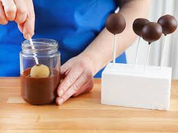 Sie können diese sticks auf größe 4,50 und/oder 6 wählen nach bestem interesse. Cake Pops Grundrezept So Gelingen Die Kuchen Am Stiel Lecker